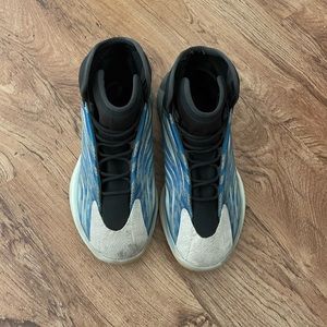 Yeezy Qntm Frozen Blue